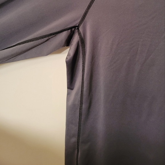 Nike dark gray long sleeve dri-fit slim fit shirt - Picture 2 of 12